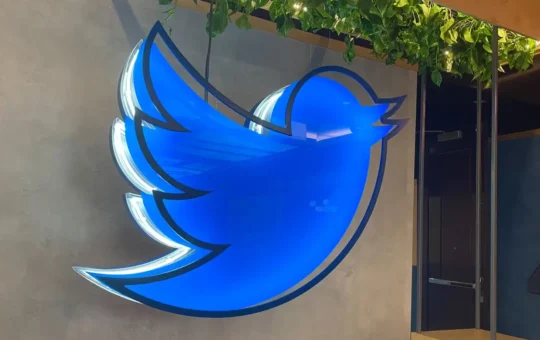 Twitter will now charge a $20/month fee for verified tick: Report
