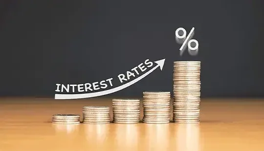 Which bank gives the highest fixed deposit (FD) interest rates, SBI, HDFC, ICICI, or Axis?