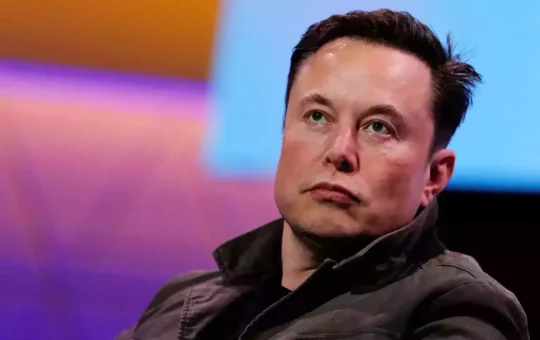 Elon Musk wants any coder who can help after 1200 software engineers left Twitter